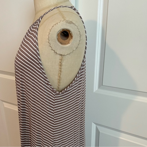 Olivia Rae High Neck Maxi Dress - Picture 2 of 7